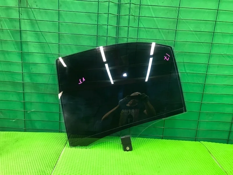 Стекло двери Mercedes-Benz 17/10/2000 W220