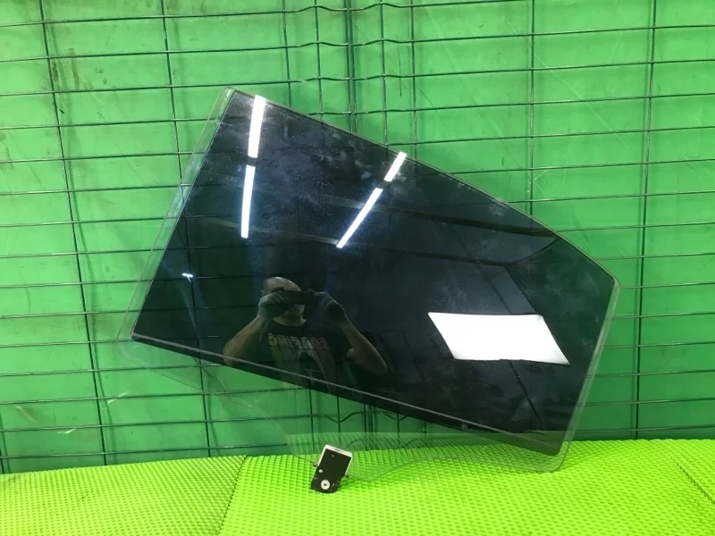 Стекло двери Mercedes-Benz 19/06/2008 W221