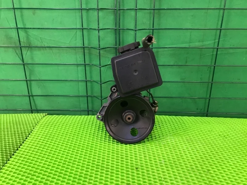 Насос гидроусилителя руля Mercedes-Benz 13/10/1999 W202