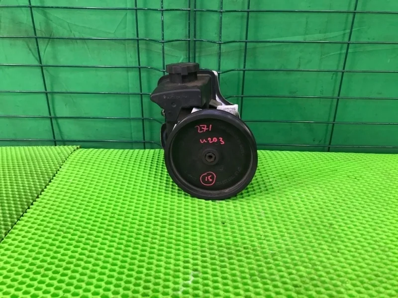 Насос гидроусилителя руля Mercedes-Benz 17/09/2004 W203