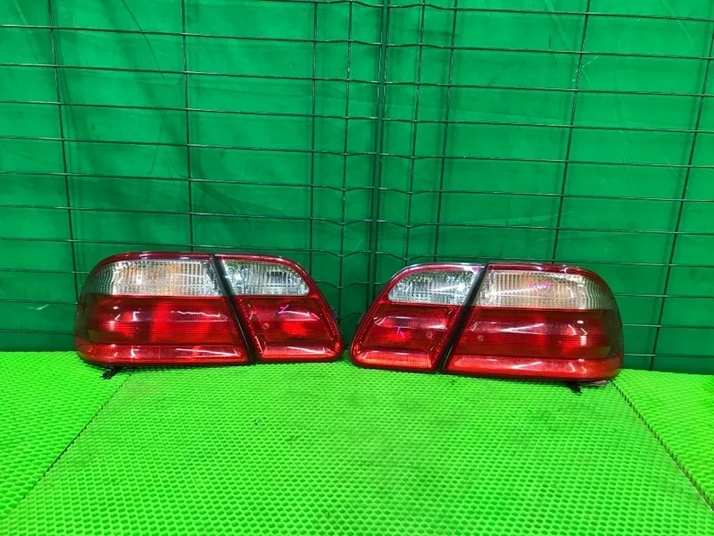 Фонарь Mercedes-Benz 03/07/2000 W210