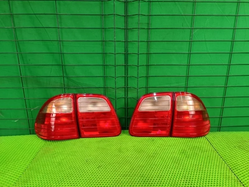 Фонари Mercedes-Benz 09//1997 W210