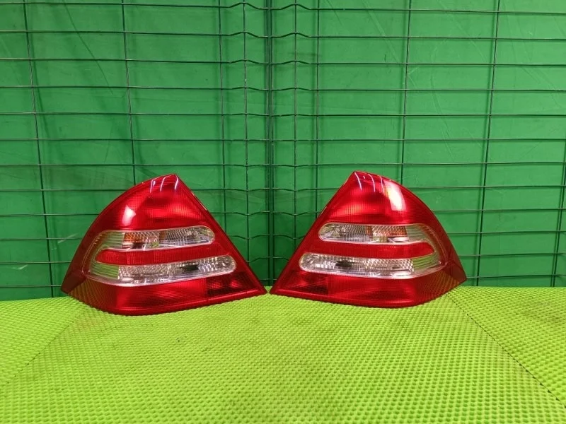 Фонари Mercedes-Benz 06/09/2002 W203