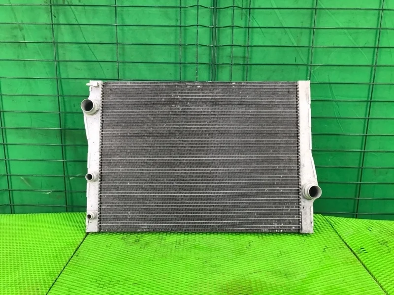 Радиатор охлаждения BMW X5 30dX 01/2012 E70