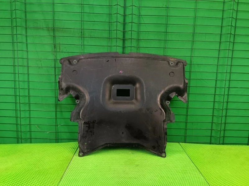 Защита двигателя Mercedes-Benz 06/09/2002 W203