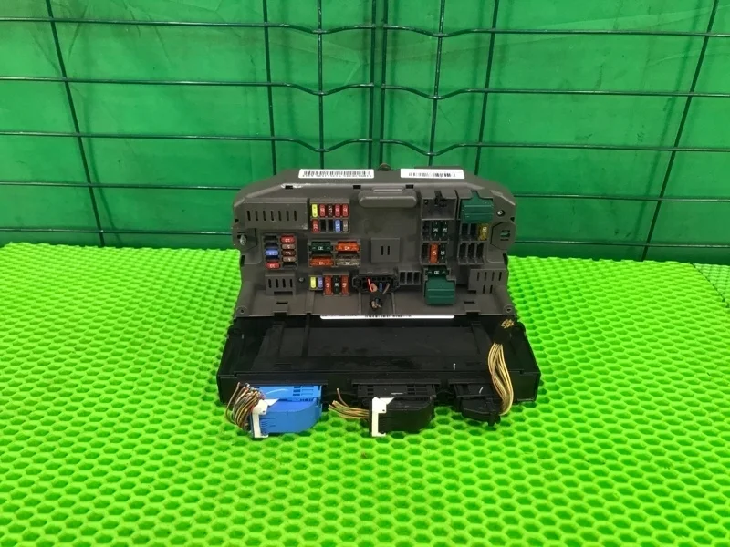 Блок предохранителей BMW X5 35iX 06/2011 E70