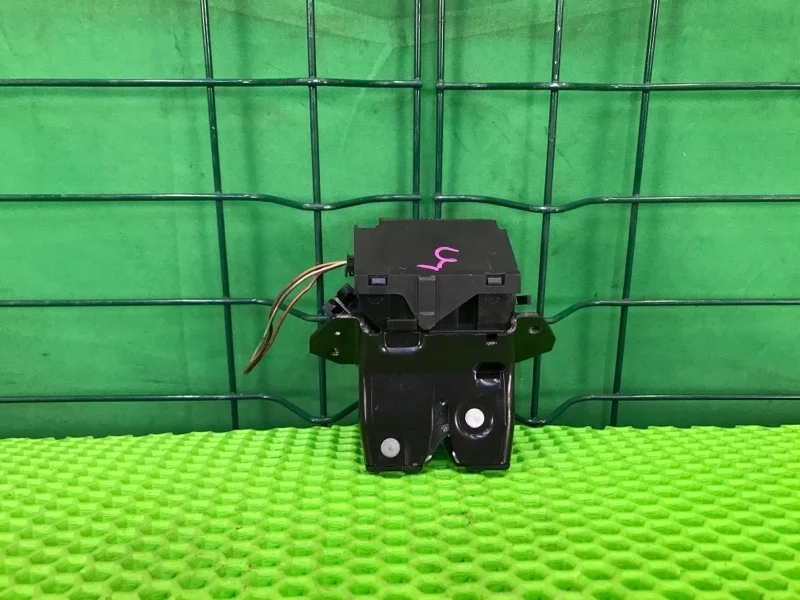 Замок багажника Mercedes-Benz 19/01/2004 W211