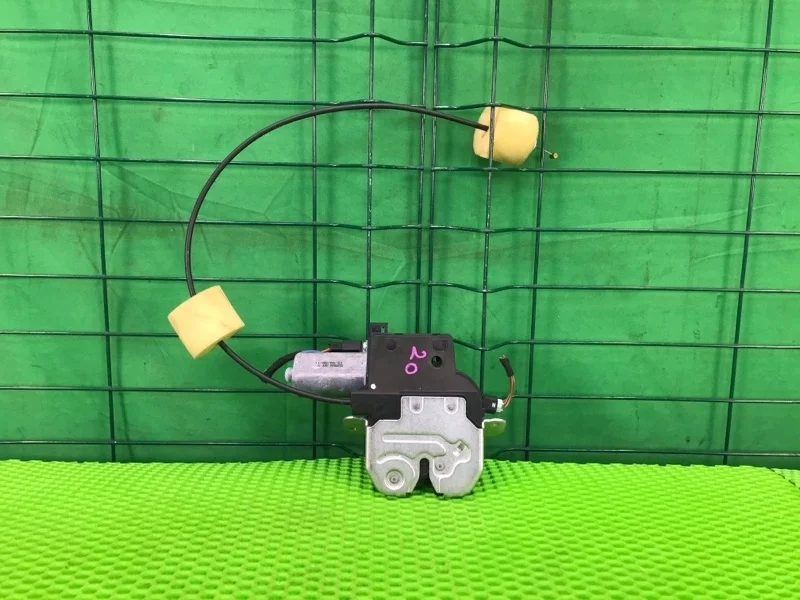 Замок багажника Mercedes-Benz 19/06/2008 W221