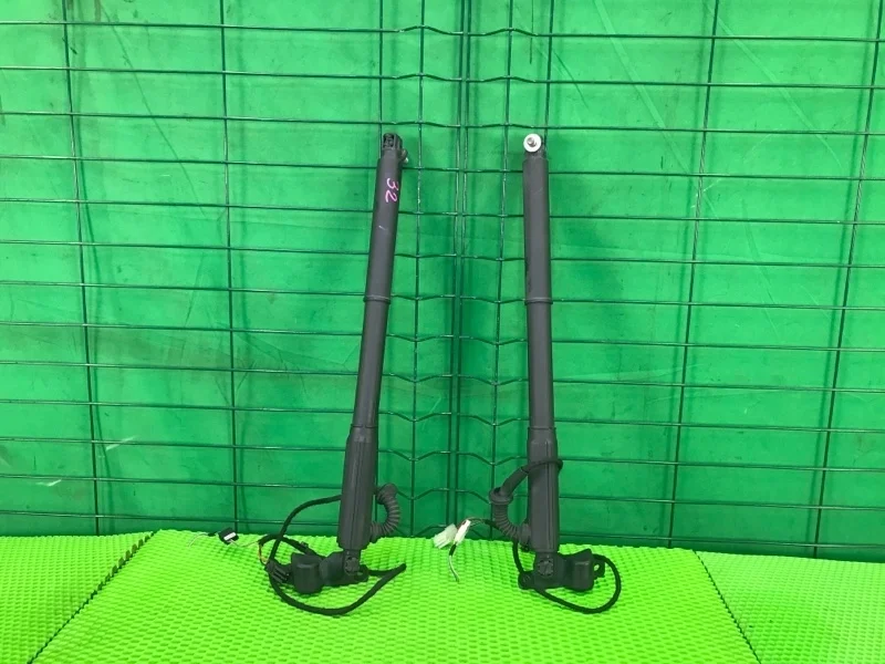 Амортизатор багажника BMW X5 30dX 01/2012 E70