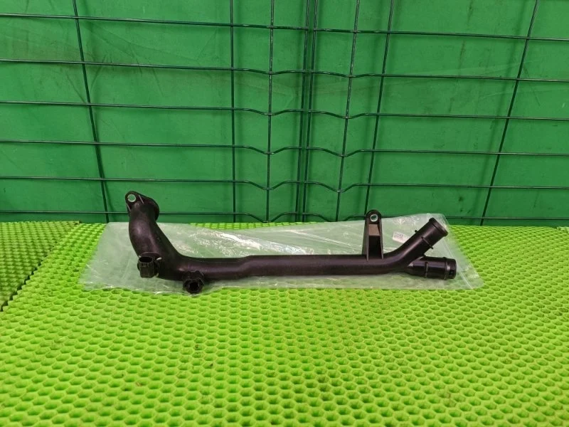 Фланец системы охлаждения Mercedes-Benz 2003 W203