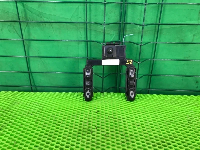 Блок управления стеклоподъемниками Mercedes-Benz 2001 W210