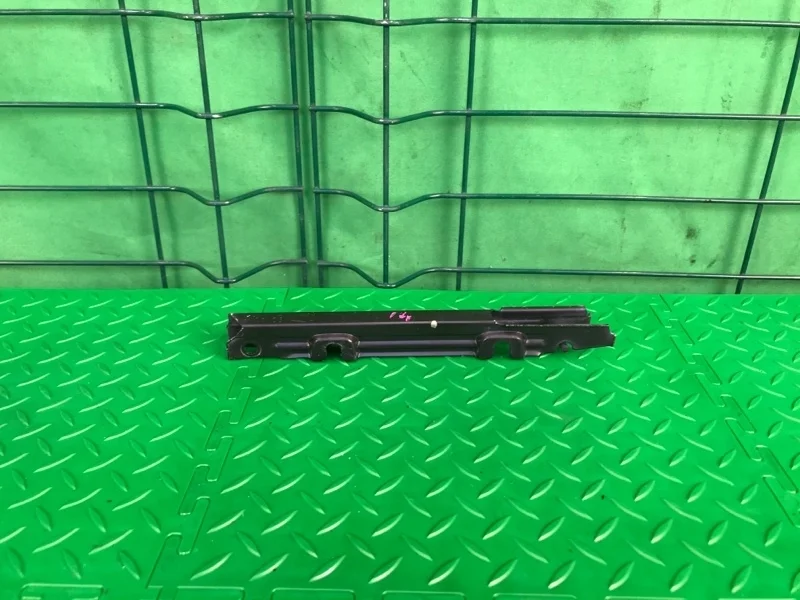 Кронштейн бампера Mercedes-Benz CLK 03/07/2002 W209