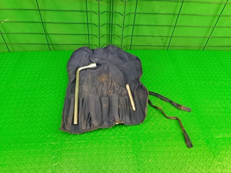 Ключ балонный Mercedes-Benz 03/07/2000 W210