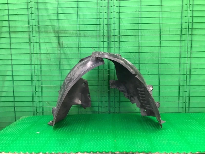 Подкрылок Mercedes-Benz 20/08/2004 W211