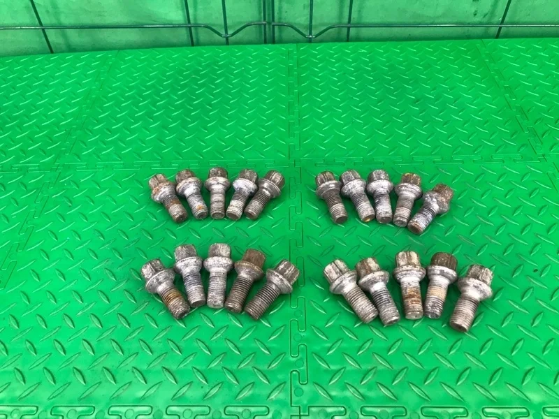 Комплект колесных болтов Mercedes-Benz 28/10/2003 W211