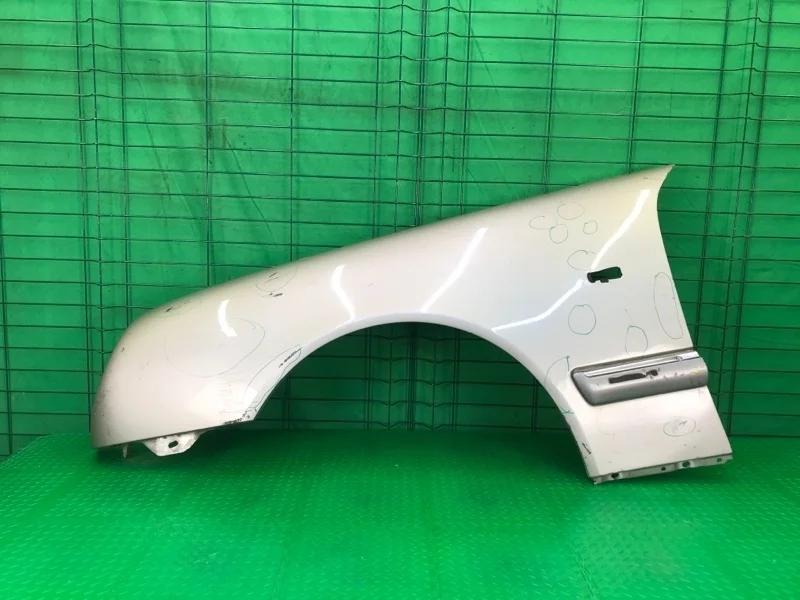 Крыло Mercedes-Benz W210