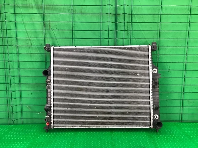 Радиатор охлаждения Mercedes-Benz ML W164