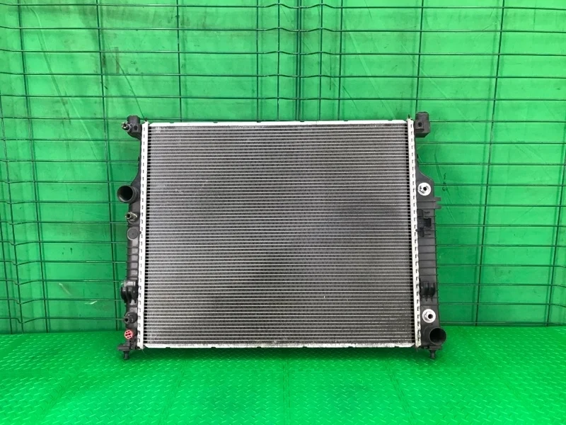 Радиатор охлаждения Mercedes-Benz ML W164