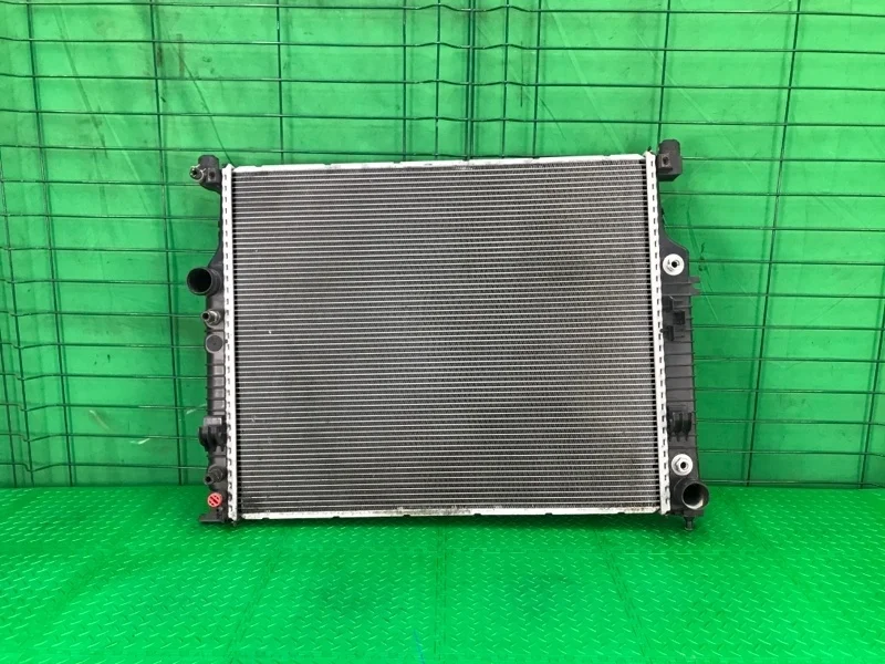 Радиатор охлаждения Mercedes-Benz ML W164