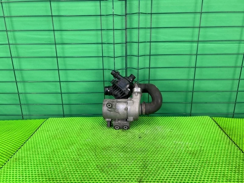 Насос водяной (помпа) BMW 3 E90