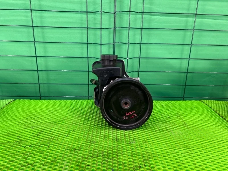 Насос гидроусилителя руля Mercedes-Benz CLK Coupe W209