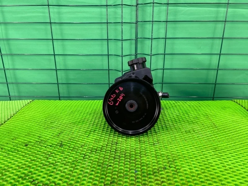 Насос гидроусилителя руля Mercedes-Benz W204