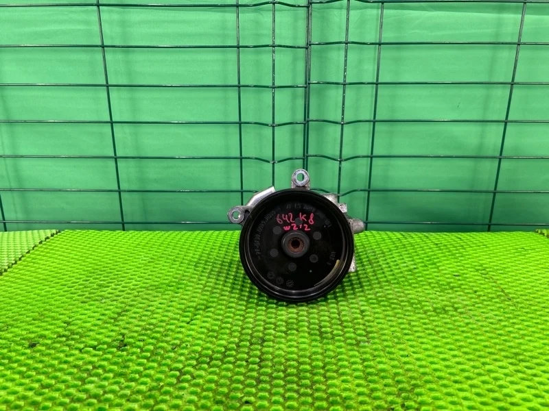 Насос гидроусилителя руля Mercedes-Benz W212