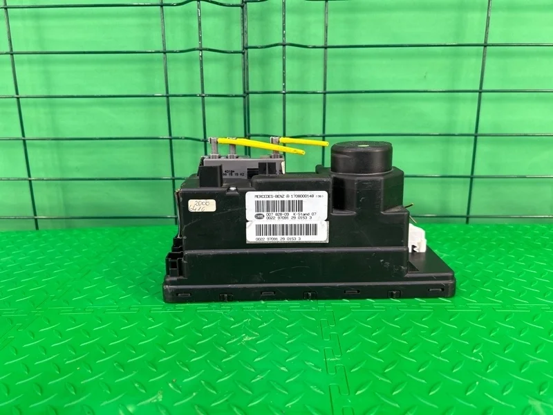 Компрессор центрального замка Mercedes-Benz SLK R170