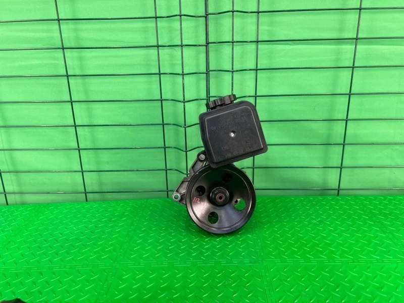 Насос гидроусилителя руля Mercedes-Benz W210