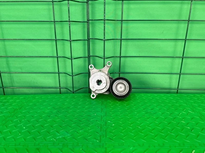 Натяжитель приводного ремня Mercedes-Benz A W176