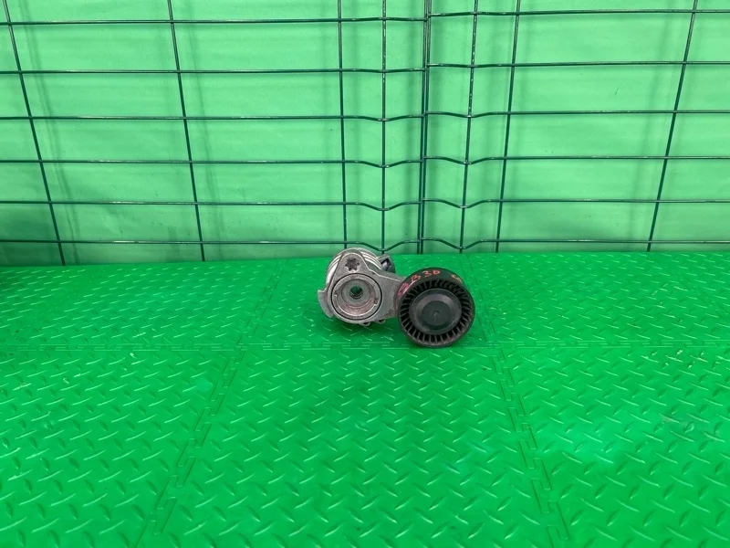 Натяжитель приводного ремня BMW 5 E60