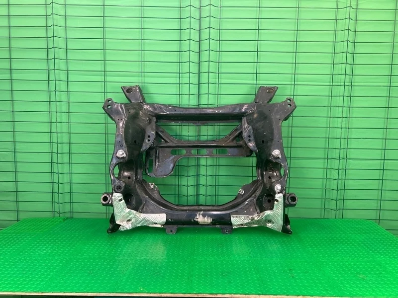 Подрамник Mercedes-Benz W212