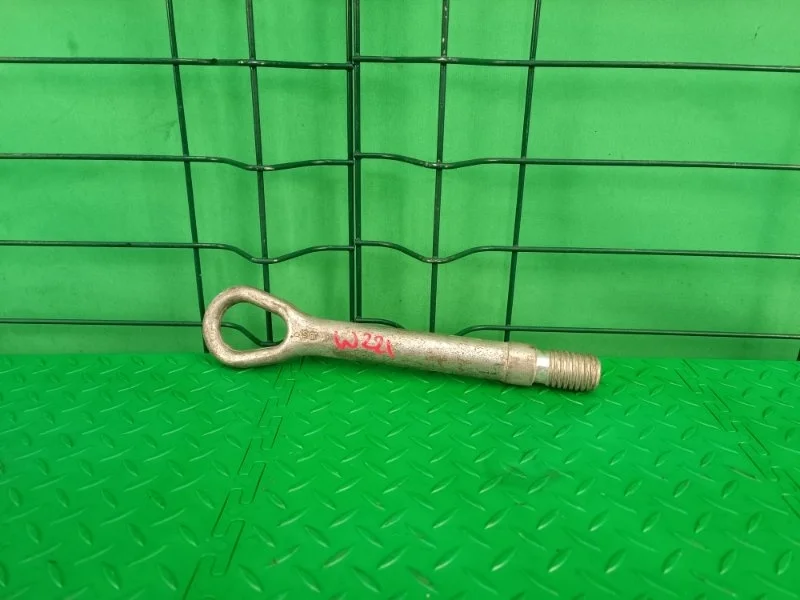 Крюк буксировочный Mercedes-Benz W221