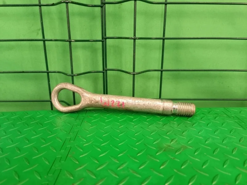 Крюк буксировочный Mercedes-Benz W221