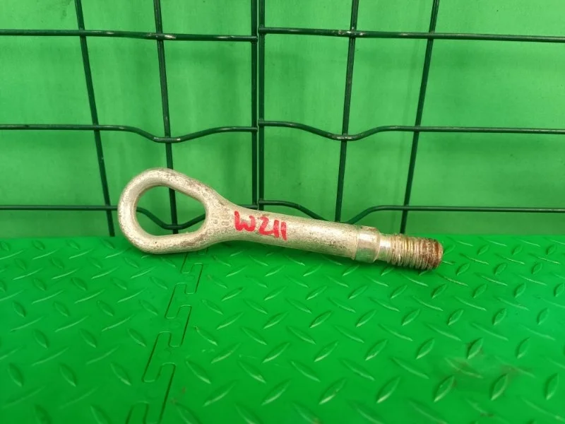 Крюк буксировочный Mercedes-Benz 2004 W211