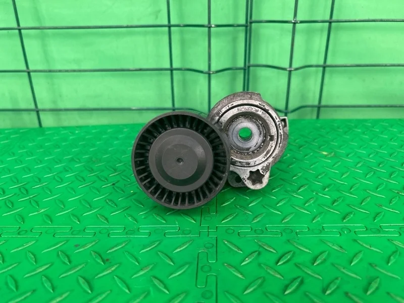 Натяжитель приводного ремня BMW 7 E65