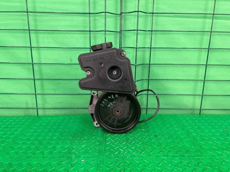 Насос гидроусилителя руля Mercedes-Benz W211