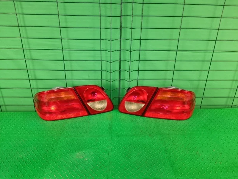 Фонари Mercedes-Benz 02/05/1996 W210