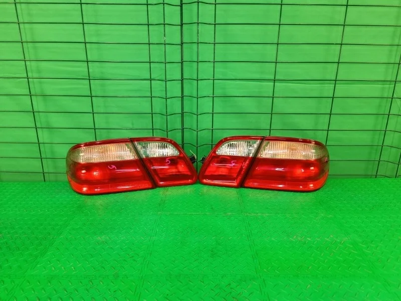 Фонари Mercedes-Benz 18/07/2000 W210