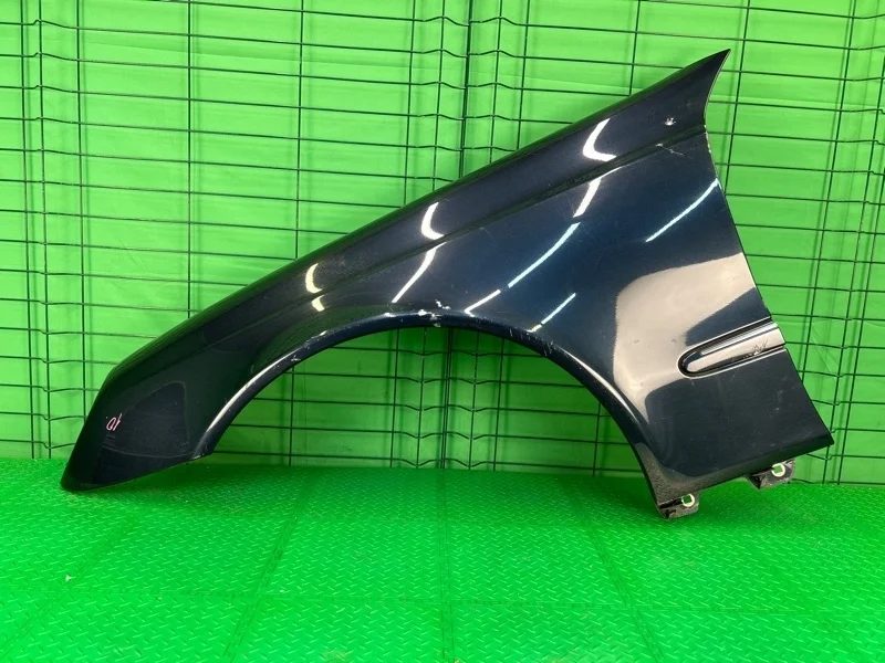 Крыло Mercedes-Benz 25/10/2002 W211