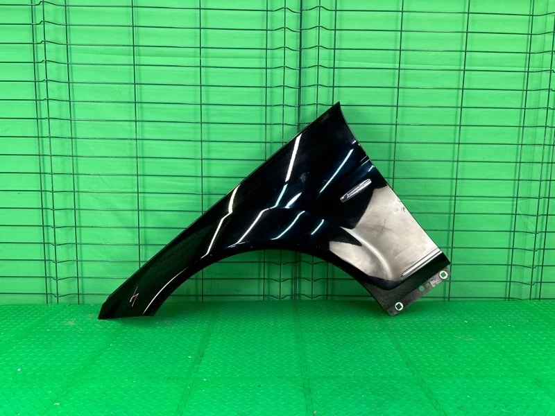 Крыло Mercedes-Benz 05/10/2009 W204