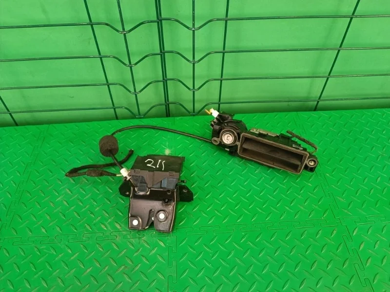 Замок багажника Mercedes-Benz W211