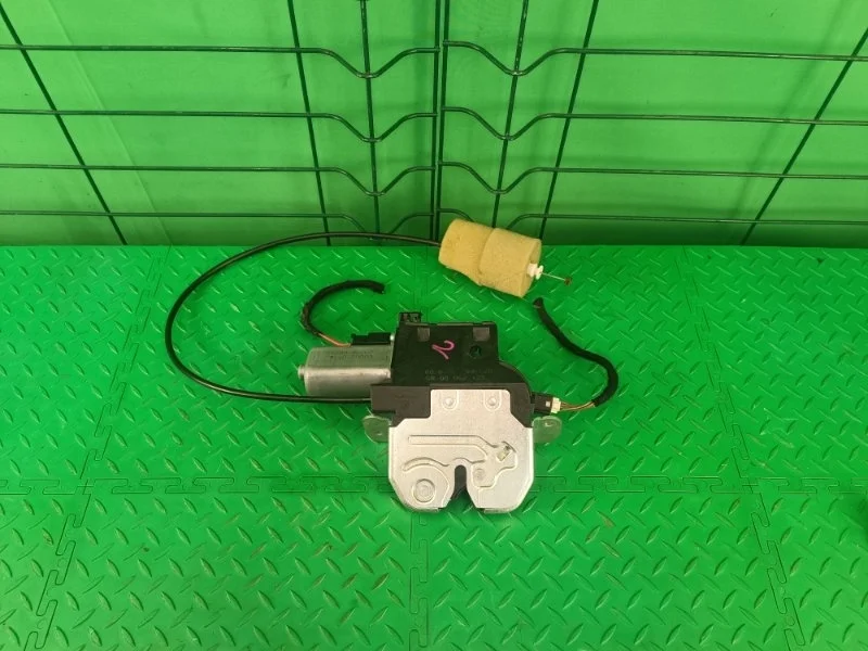 Замок багажника Mercedes-Benz 24/03/2006 W221