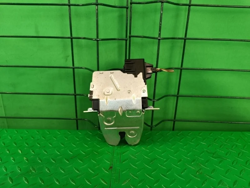 Замок багажника Mercedes-Benz 17/05/2005 W203