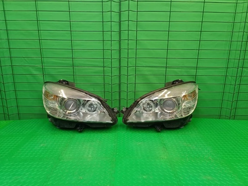 Фара левая+ правая Mercedes-Benz 05/10/2009 W204
