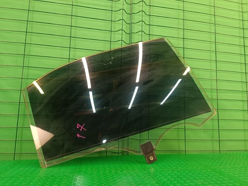 Стекло двери Mercedes-Benz 12/03/2001 W220