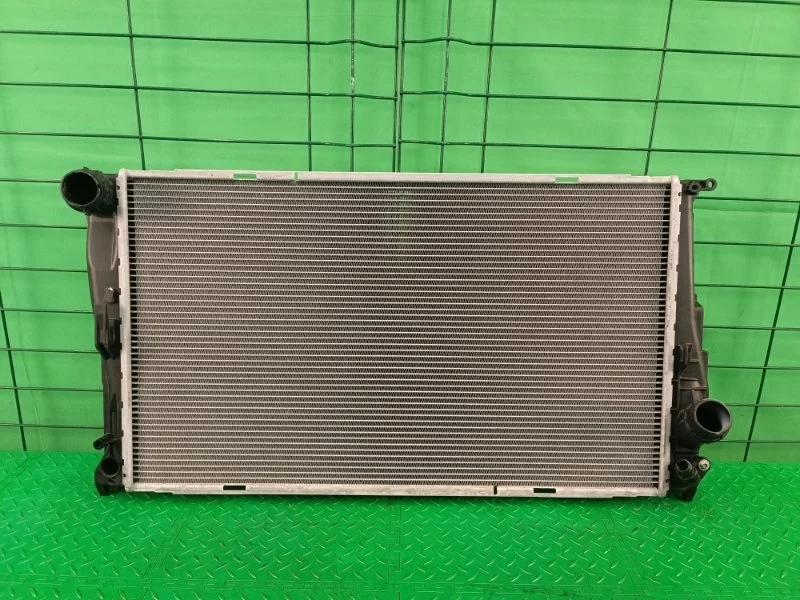 Радиатор охлаждения BMW X1 2012 E84