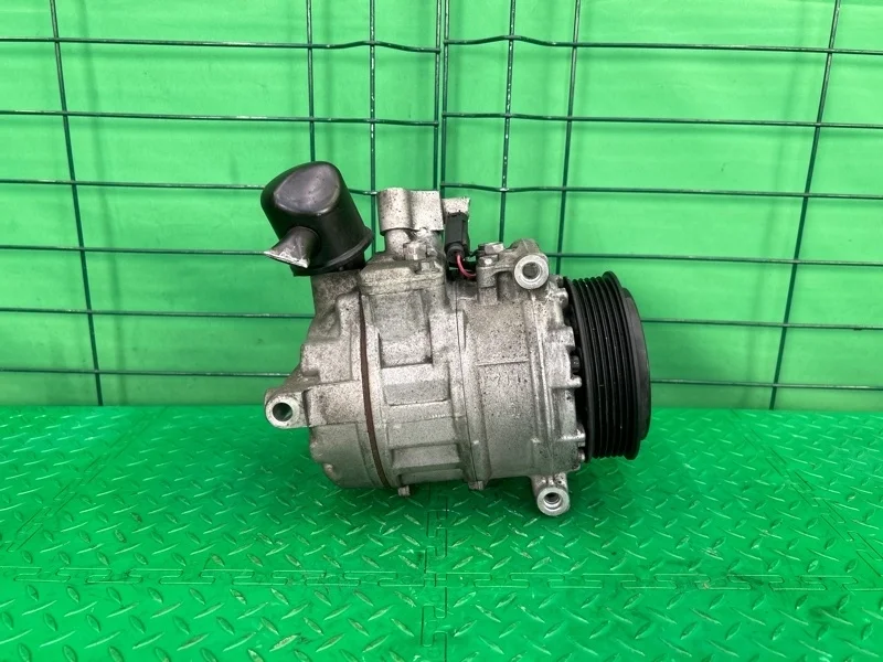 Компрессор кондиционера Mercedes-Benz 12/03/2001 W220