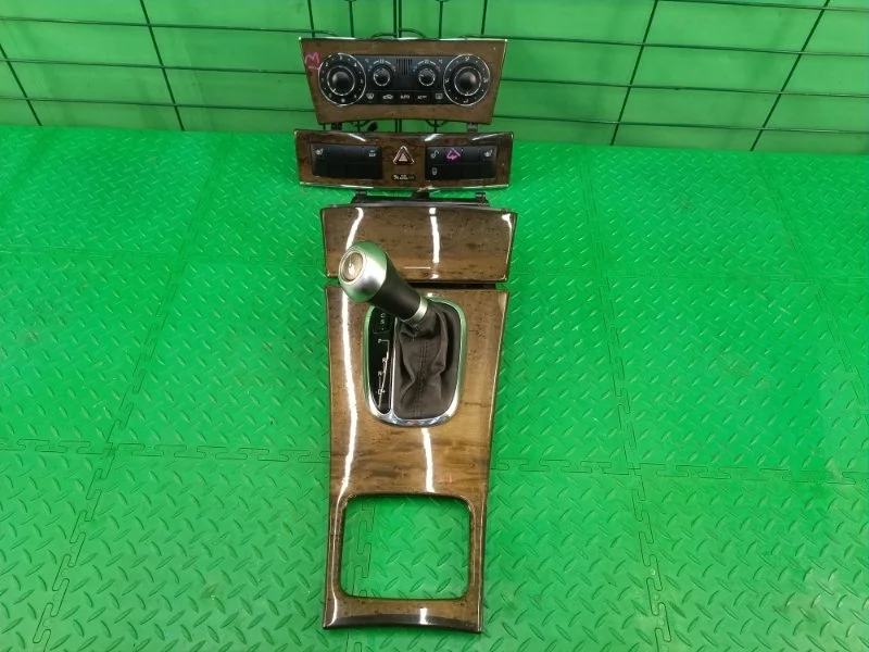 Накладка декоративная Mercedes-Benz 19/01/2005 W203