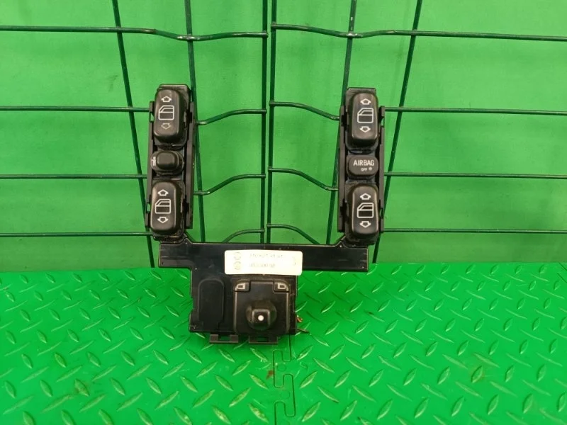 Блок управления стеклоподъемниками Mercedes-Benz 16/11/2001 W210